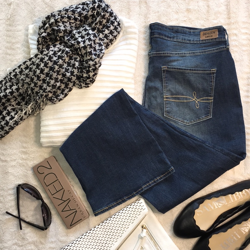 LEVI Denizen Jeans great wash and mid rise fit